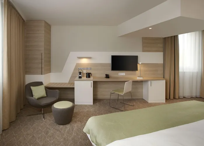 Holiday Inn Frankfurt Airport By Ihg 4*