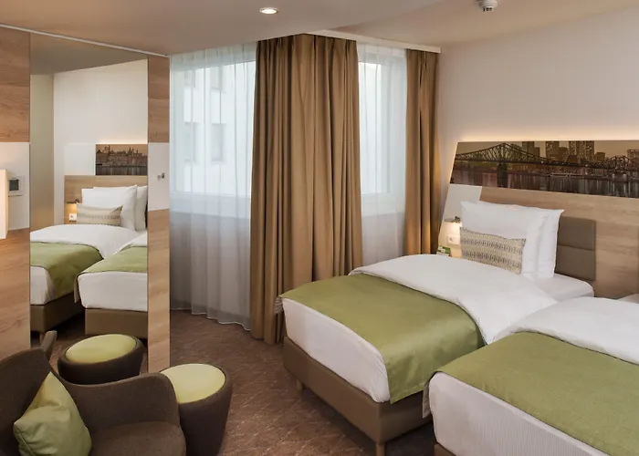 Holiday Inn Frankfurt Airport By Ihg Hotel 4*