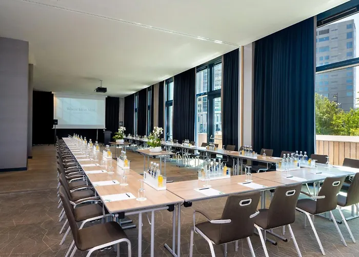 Holiday Inn Frankfurt Airport By Ihg Hotel 4*
