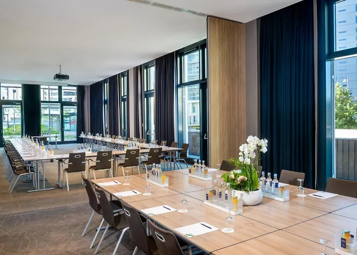 Hotel Holiday Inn Frankfurt Airport By Ihg