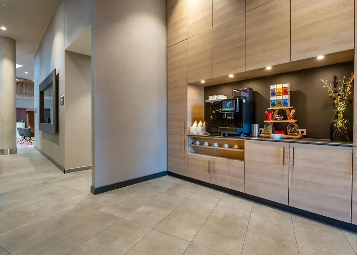 Holiday Inn Frankfurt Airport By Ihg Hotel 4*